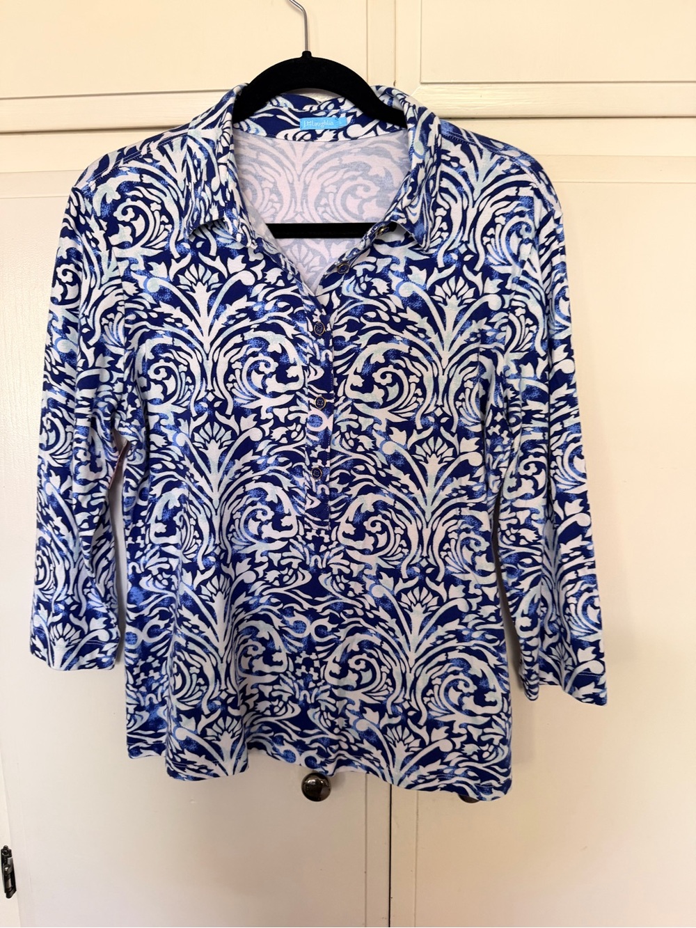 Blue & White Patterned Button-Front Women's Top